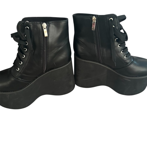 Hot Topic “Stay Weird” Platform Boots – Women’s Size 9 - Picture 4 of 8